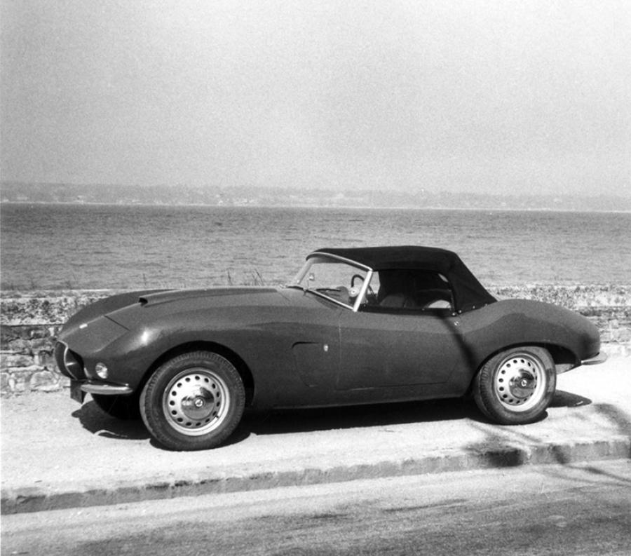  Arnolt-Bristol Deluxe Roadster 1953 года  (фото 8 из 32)